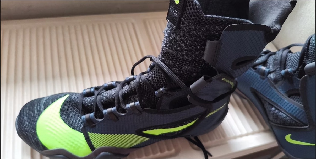 Buyer photo: Nike HyperKO 2 side view with laces