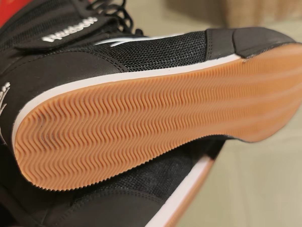 Buyer photo: gum rubber outsole